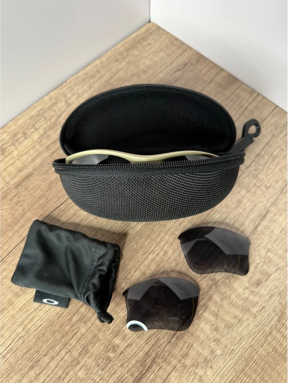 Oakley Flak Jacket XLJ Sunglasses Tan Black w/ Extra Lenses Case & Microbag